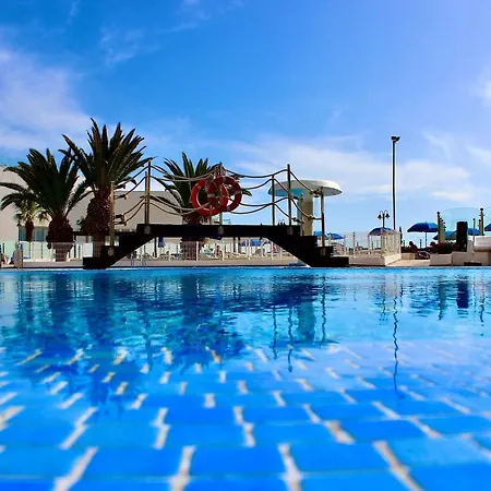 Club Mar - First Line With Sea View Апартаменти *