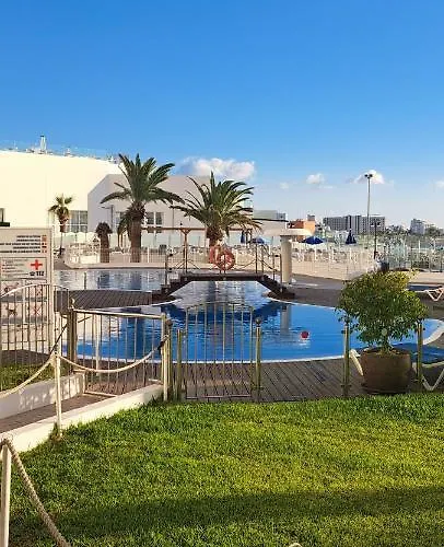 Апартаменты Club Mar - First Line With Sea View Адехе